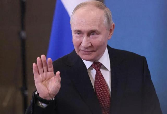 美俄斗法升级！海燕出鞘破局，俄罗斯1.7万核导弹直戳美国本土