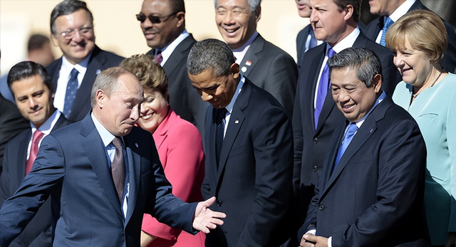 向东看！普京亲笔签字，俄罗斯将对中国免签，中俄关系更上一层？