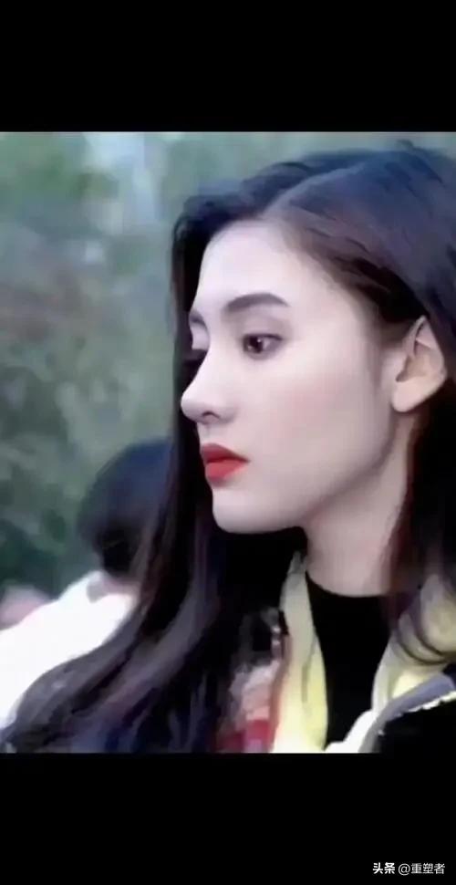 石破天惊的美貌到底长啥样？她被无数男人追捧，只因为她的神颜。
