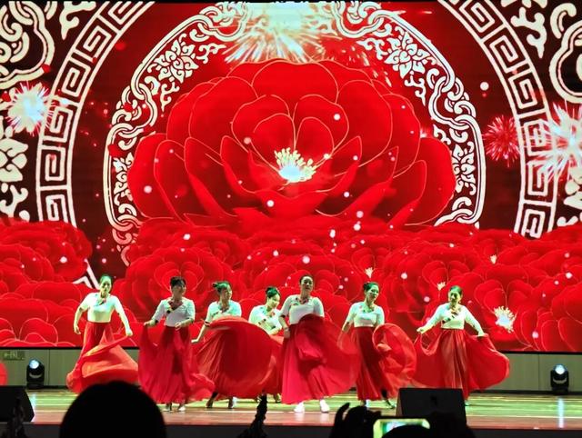 这个元旦，来元阳观赏梯田光影，参加百米长街宴吧