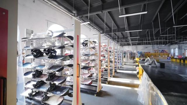 瞒不住了！嬉雪撒欢儿地+1，12.14 开嗨