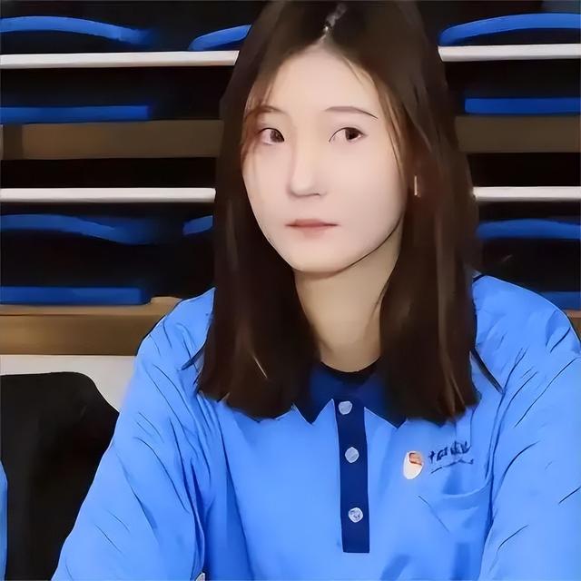 东北女孩身高2.26米，貌美如花，妈妈却天天发愁：这辈子都难嫁人