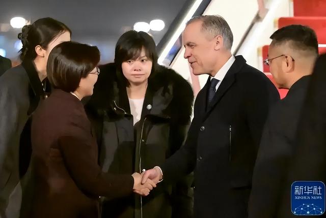 加拿大总理抵达北京	，启程前对台叫停一件事，特朗普涉台措辞变了