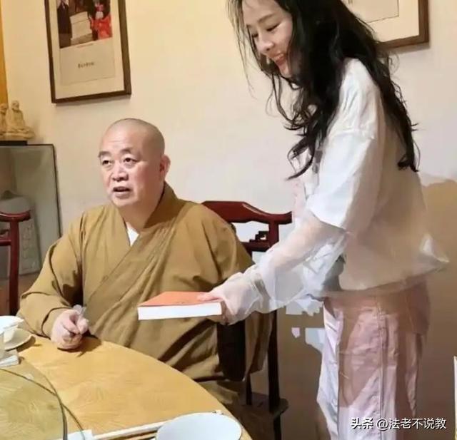 释永信落网第8天，“如来佛祖”饰演者朱龙广逝世，李连杰没说错
