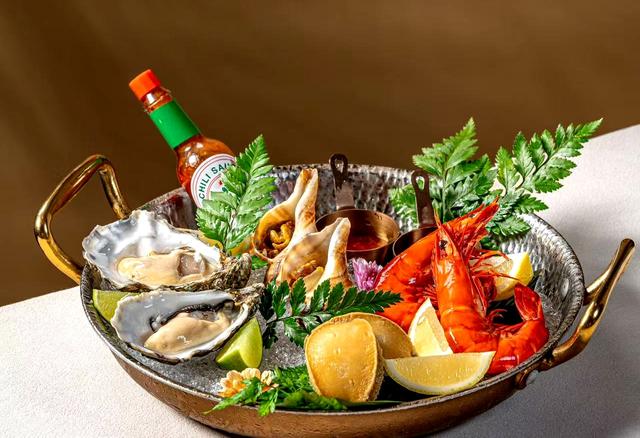 山海缔造的法中双味饕餮盛宴——深圳海上世界幕爵法餐探秘。