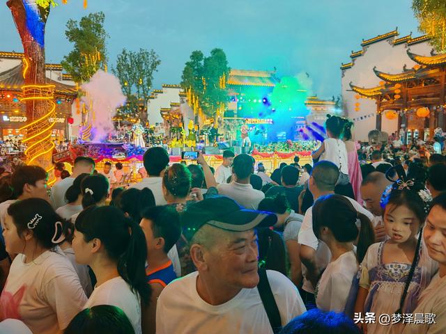 千灯摇橹处 夜宴三千年 ——央视直播里的祥云湾时空折叠夜
