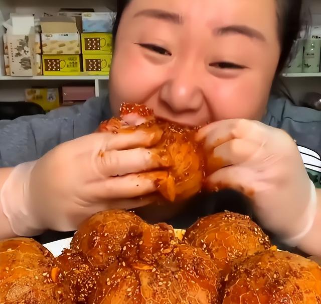 “女吃播三巨头”现状：脸像骷髅、摘除味觉神经，有人已立好遗嘱