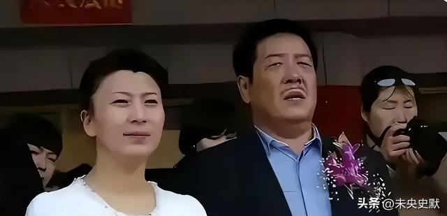 闫学晶风波终于落幕	，6个男人惨遭牵连，儿媳与继女最不好过