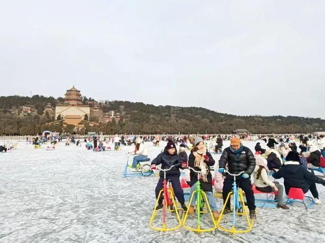 2026年第一场雪！颐和园美成了“雪中冰嬉图”