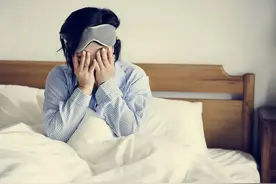 眼袋越来越大，可能是「肾」出了问题图片