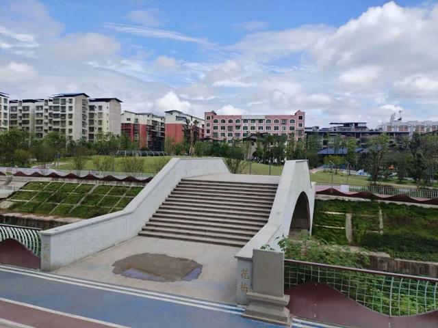川东花桥镇：广安北大门，三市交界点
