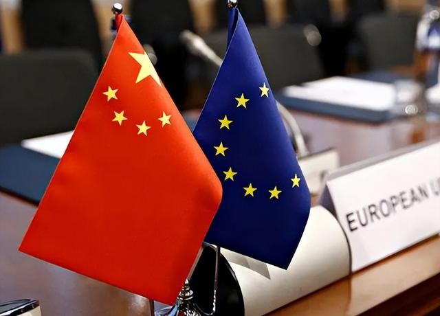 马克龙回国第一件事，先给中国下战书，威胁不救欧洲就鱼死网破？