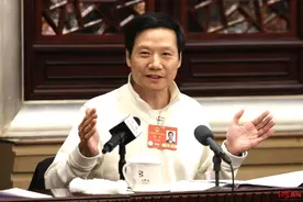 雷军谈“国庆7天‘AI雷军’骂了8天”：应针对性加强立法，有力打击网络造谣和水军图片