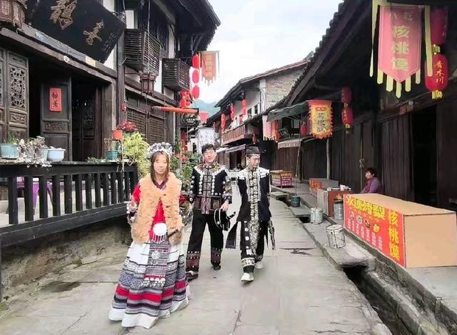 游览汉中市的青木川古镇