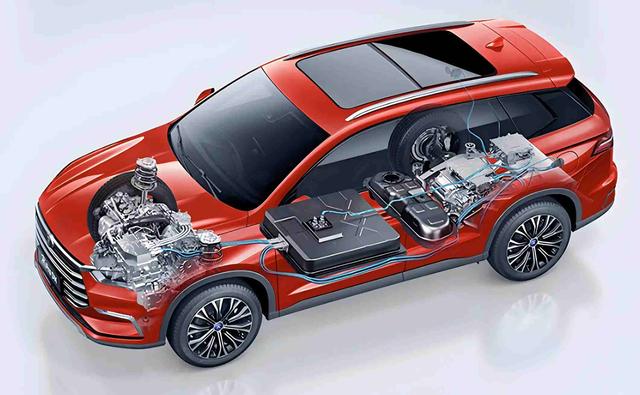 三年前买混动，如今卖车亏一半，我选纯电不是跟风