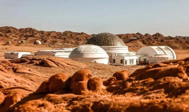 星舰火箭试飞成功！特朗普：要把美国星条旗插上火星