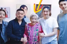 “老戏骨”端午节齐现身！吕中朴素，田华精神，88岁谢芳太沧桑了图片