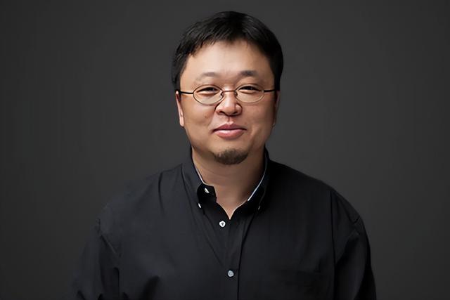 罗永浩直播又炸了！怼网友封神：“家里人都不管管吗？”