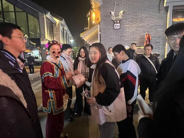 在南川老街，你偶遇“NPC”了吗