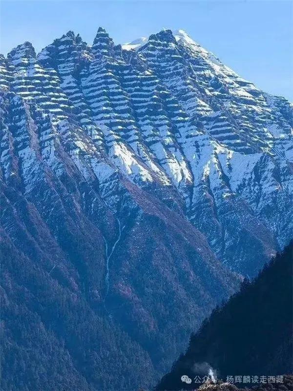 林芝•波密神山,云雾缭绕景色诱人