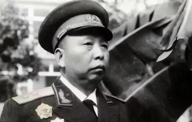 他一生从不吃肉，战友和搭档成了元帅、大将，连警卫员都是上将