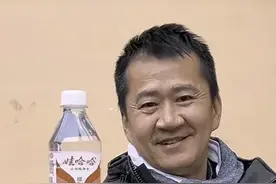 他是全网第一个免费给娃哈哈代言的明星，为人地道，拥有百万粉丝图片