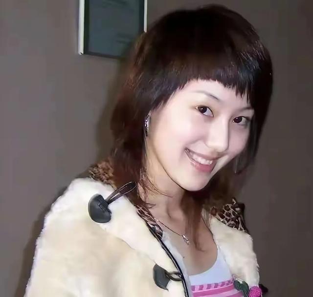 被央视“开除”, 私生活混乱,用陪睡上位,她身上哪个标签是真的