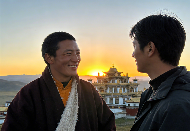 西藏哲蚌寺偶遇神秘人，揭示这个世界的本质是什么？很颠覆的答案