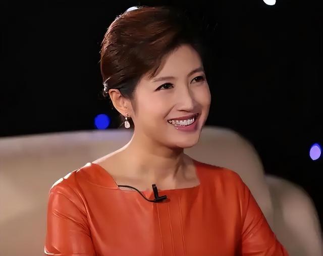 春妮没想到，丈夫刚强出席阅兵解说没多久，6岁儿子又给自己争光