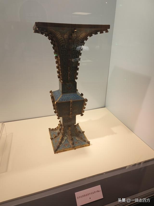 在辽宁省博物馆新馆的一楼特展区，能集中看到不少这里的镇馆之宝