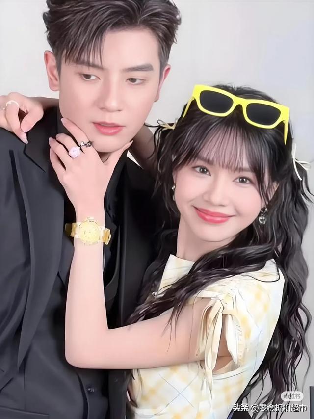 我的天！没想到他们是真情侣，难怪短剧中吻戏那么自然又投入