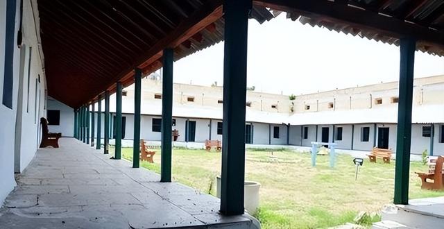 中国第一监狱：关的几乎全是高官，为防止泄密，牢房内有特殊布置