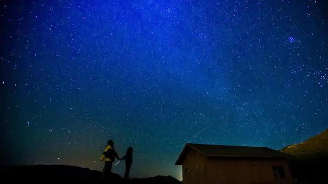 照金第二届观星露营开启招募，抓住暑假的尾巴，解锁微凉夏日
