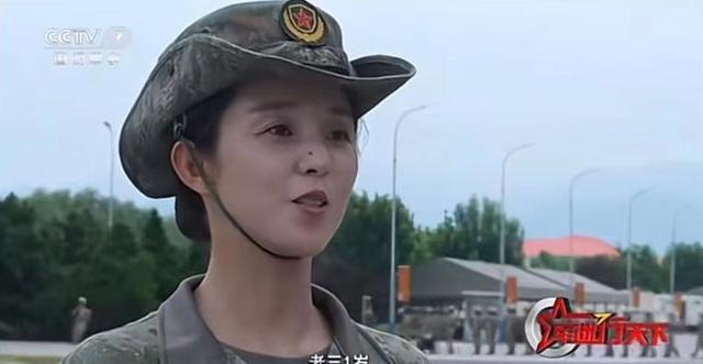 女兵领队王媛顺利归家！生3胎仍少女，老公晒合影，生活照太漂亮