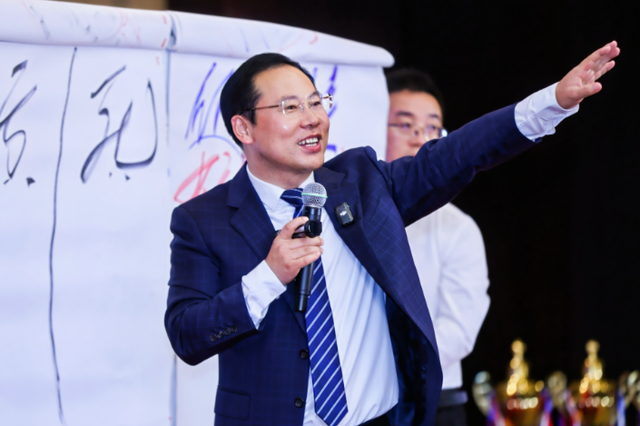 AI生图重磅升级！技术突破秒级量产高清图，专业制图行业要变天