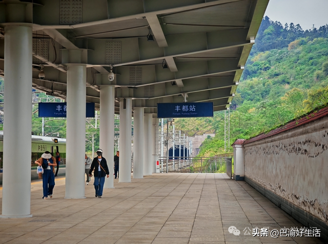 重庆丰都名山鬼城景区，里面到底啥样？