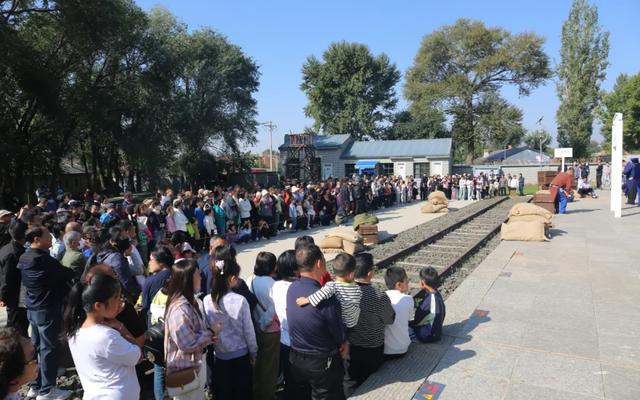 跟着活动游赛罕 | 京绥铁路文化园成为“双节”旅拍与红色历史体验热门地!