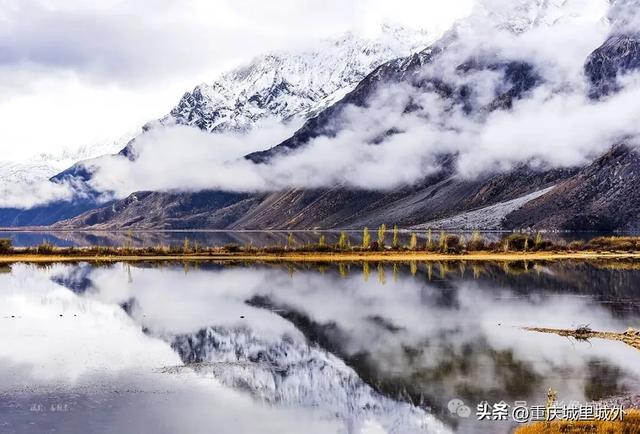 然乌湖,多彩善变的眼眸,今天带你看看难得一见的“镜面然乌”