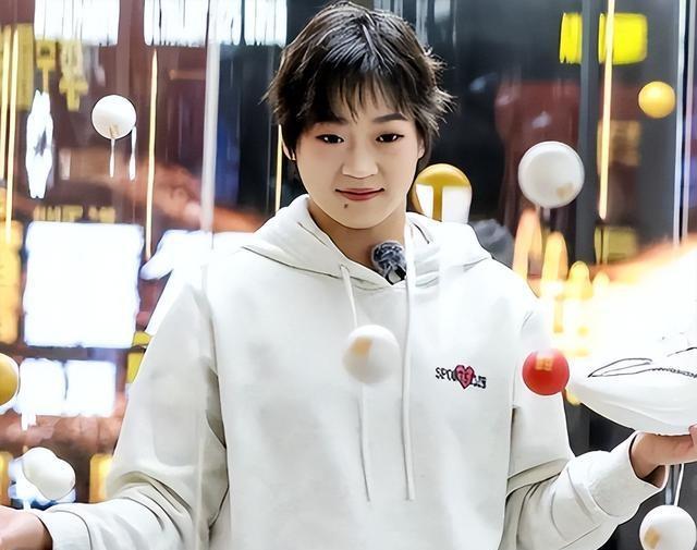 发胖退役风波不到一个月！被人民日报点名的全红婵，彻底打消舆论