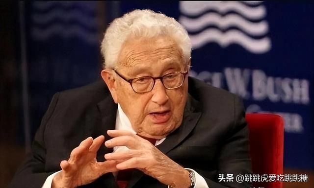中美一旦开战，美军将全面轰炸中国？基辛格曾称：中美正走向悬崖