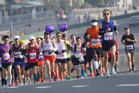 跑马拉松时，为什么很多人容易被兔子带崩？到底要不要跟兔子跑？图片