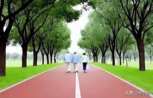 打破心结，只需一张火车票距离！旅行能让烦恼消失，你错过了吗？