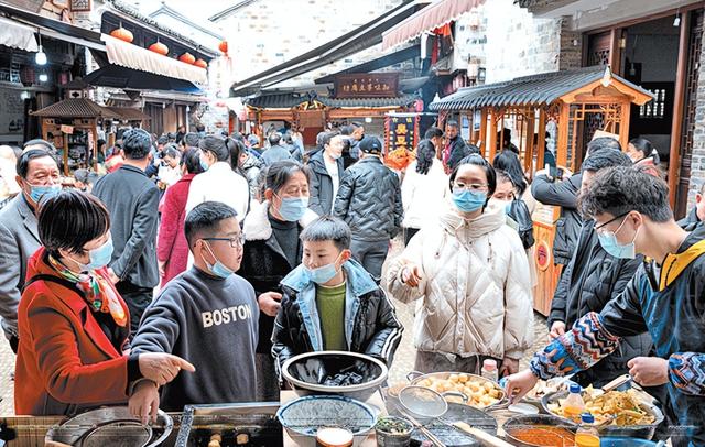 年轻人为何集体“白嫖”景区？报复性白嫖，景区赚不到钱了？
