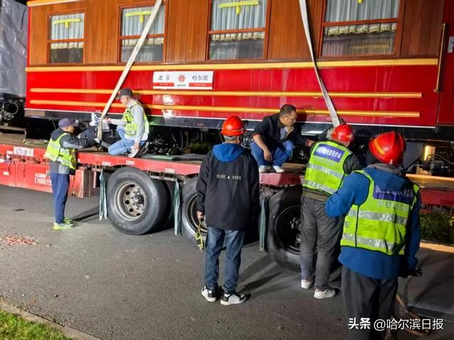 让童趣穿越四季！儿童公园第六代升级版小火车落地冰城，“十一”正式载客