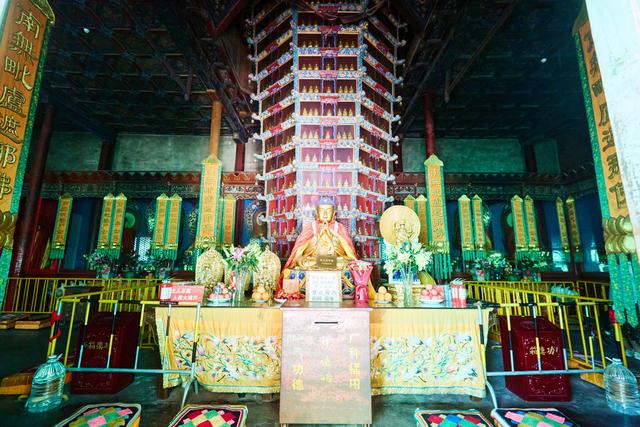 五台山塔院寺，历史悠久，被世人敬仰， 是朝拜五台山必去之处