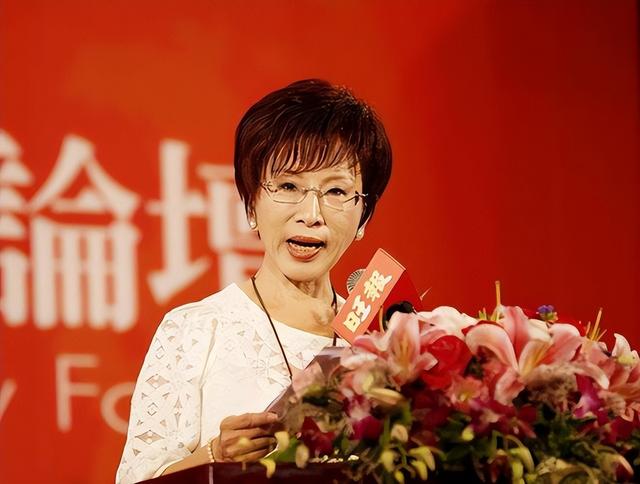 国民党改选，郑丽文暂排第一，不料郑丽文却说：我目标是不统不独