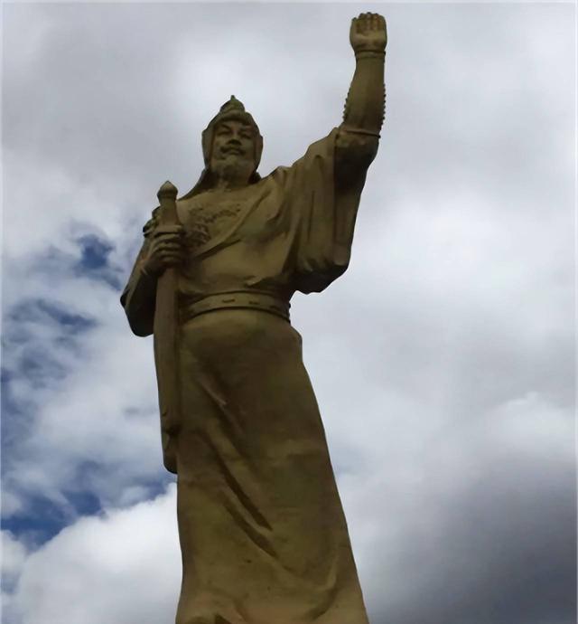 中国最后的土皇帝，拥有军队控制1500平方公里领土，世袭到1955年