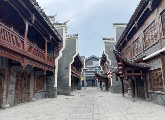 两个菜844元，四家店三鬼秤，游客：张家界，我再也不来了！