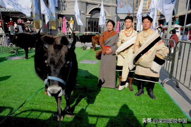 2025年青海同仁热贡文化唐蕃古道行兰州站农文旅商推介活动启幕。