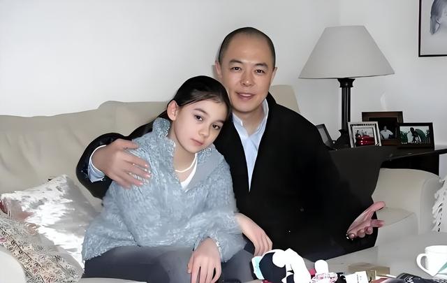 善恶到头终有报！68岁瘫在轮椅上的张铁林，如今的下场大快人心